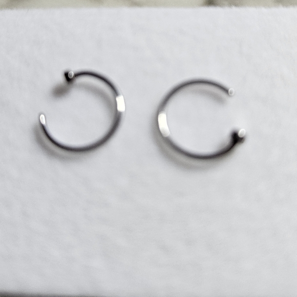 2 Nose Hoop Rings 20 GA - Picture 2 of 2